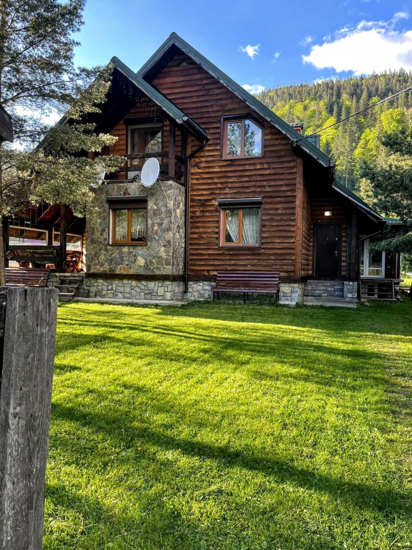 Villa Хуторянка à Tatariv Extérieur photo